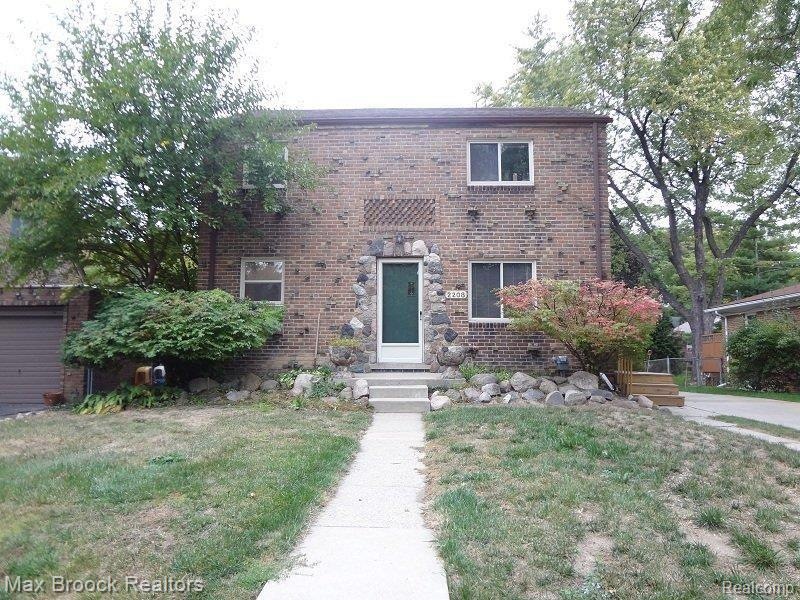 2208 Avondale.jpg