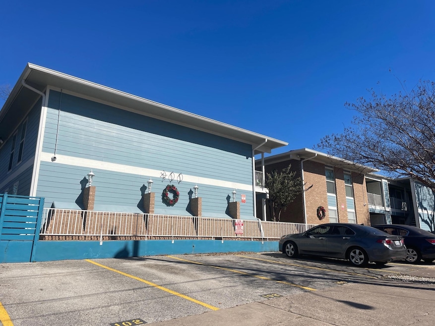 400 W 35th St unit 203, Austin, TX 78705 - photo 1