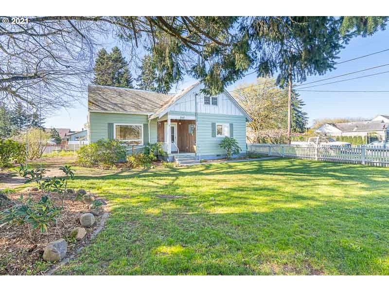 246 SW Chapman St, Sheridan, OR 97378 - photo 1