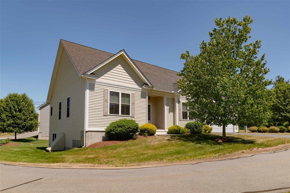 4 Sugar Plum Ln, Londonderry, NH 03053 - photo 1