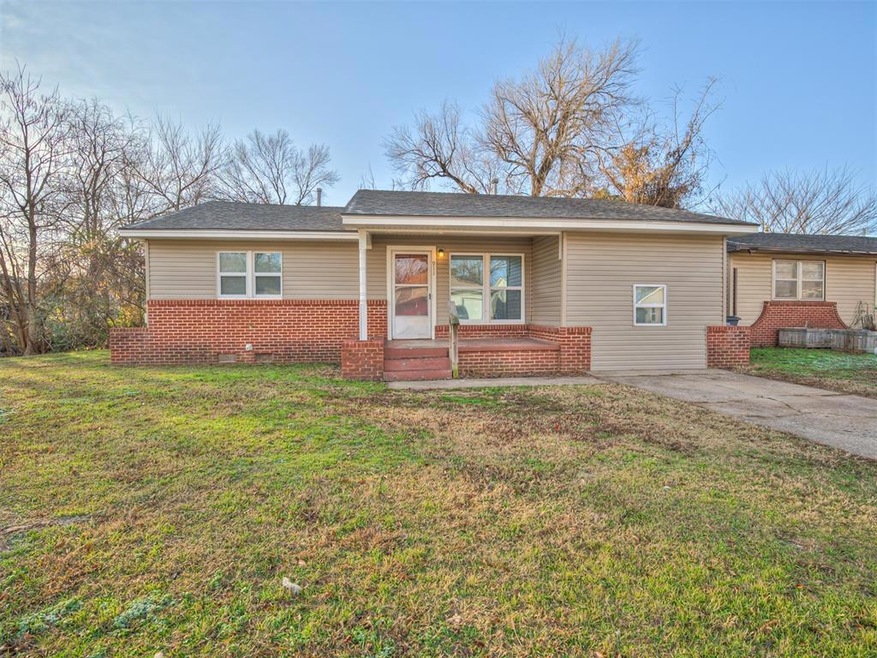 911 Buck Dr, Shawnee, OK 74801 - photo 1