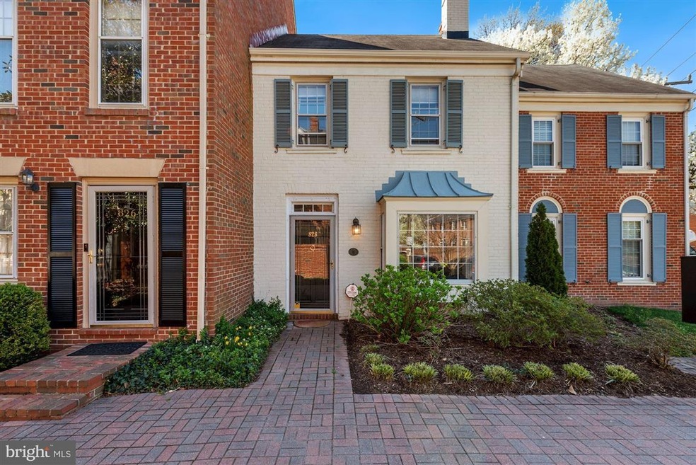 828 Bashford Ln, Alexandria, VA 22314 - photo 1