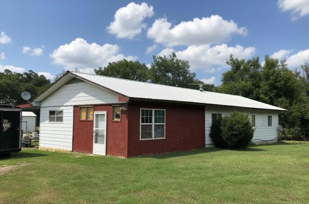 5841 E Highway 90, Pineville, MO 64856 - photo 1
