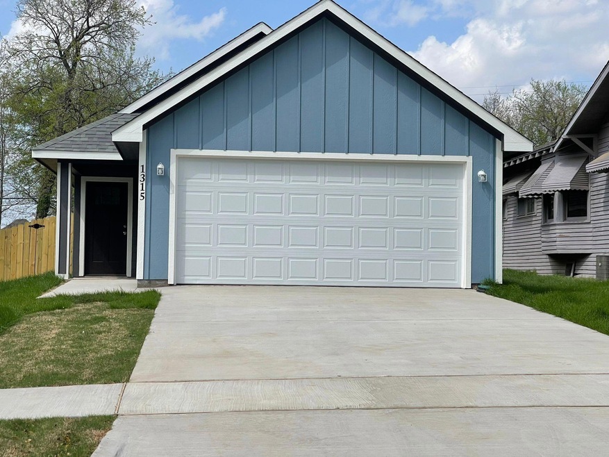 1315 W Gandy St, Denison, TX 75020 - photo 1