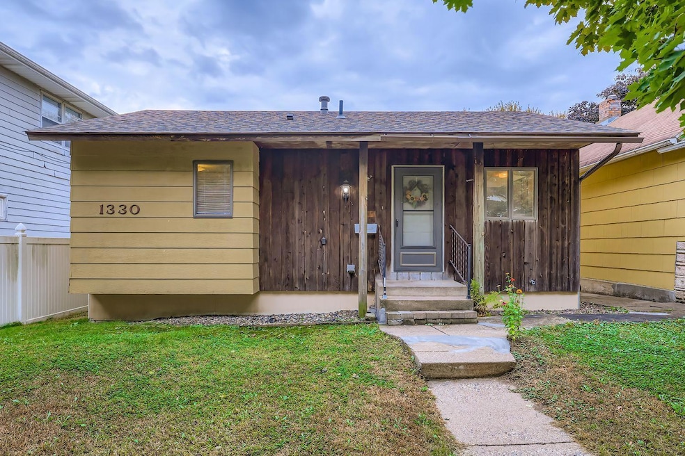 1330 4th St E, Saint Paul, MN 55106 - photo 1