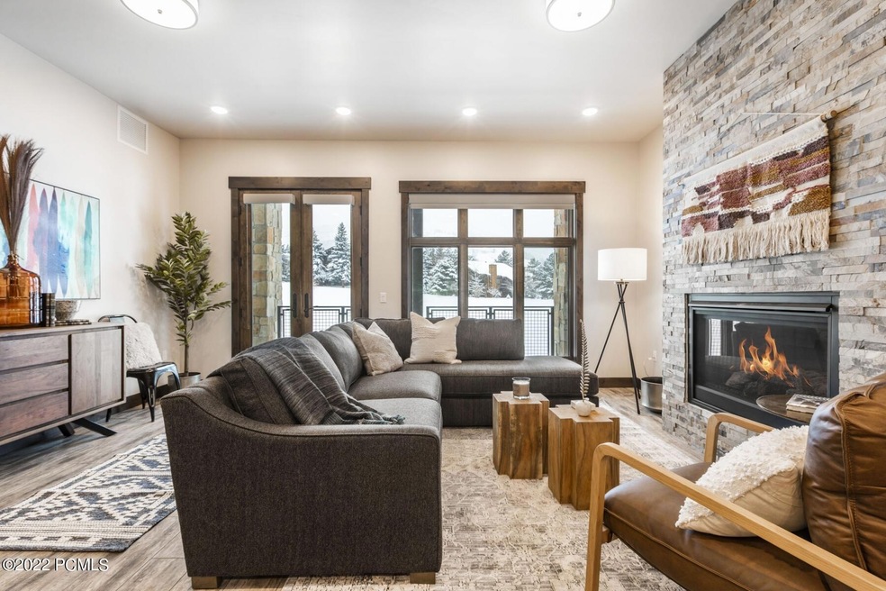 1_Living-Room_1800x1200_3797856