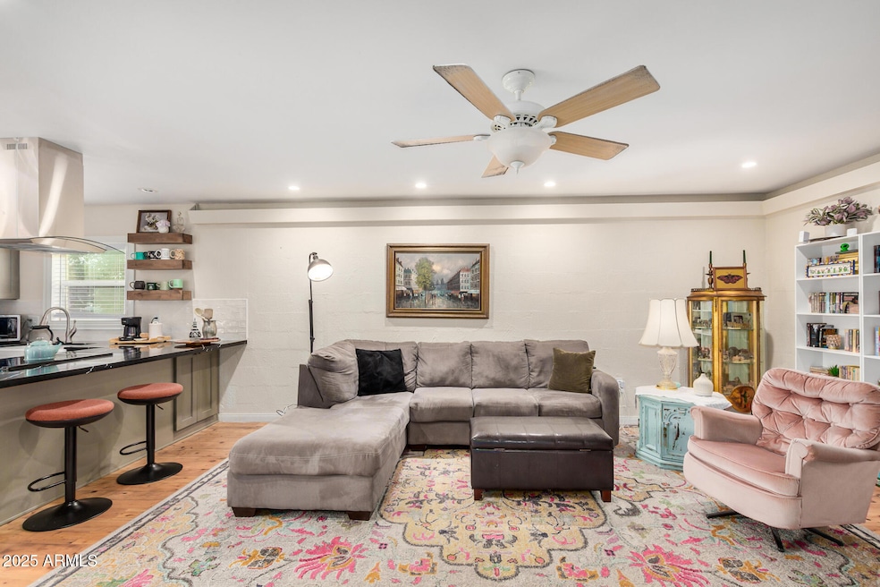 6240 N 16th St unit 34, Phoenix, AZ 85016 - photo 1