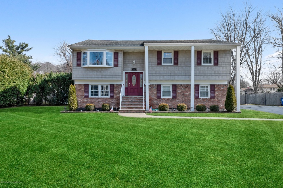 38 Tanglewood Rd, Middletown, NJ 07748 - photo 1