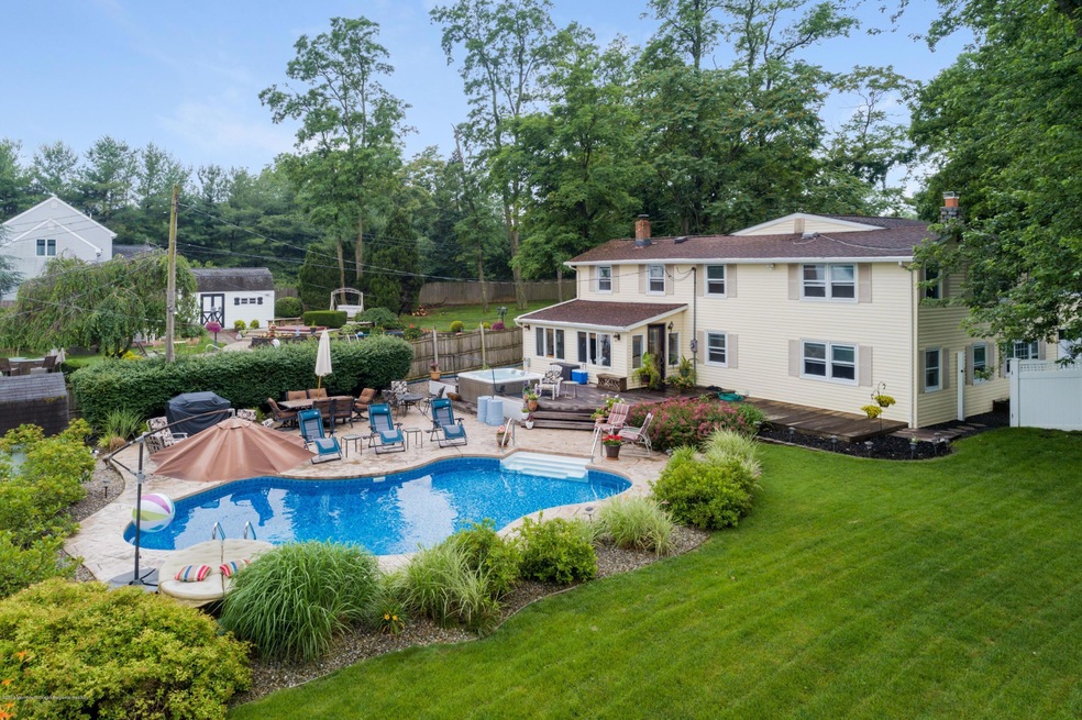 30 Brailley Ln Hazlet NJ