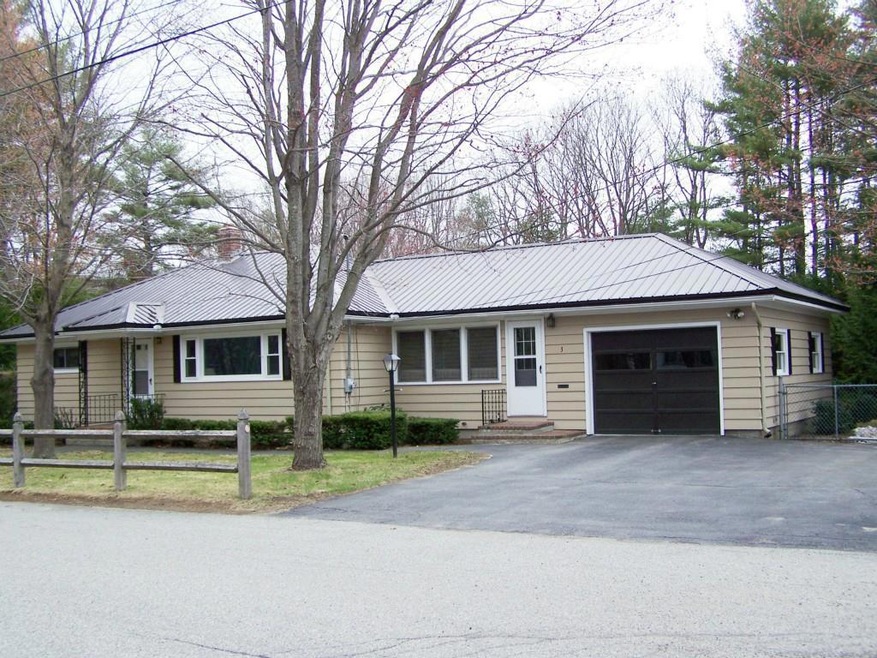 3 Indian Ledge Dr, Springvale, ME 04083 - photo 1