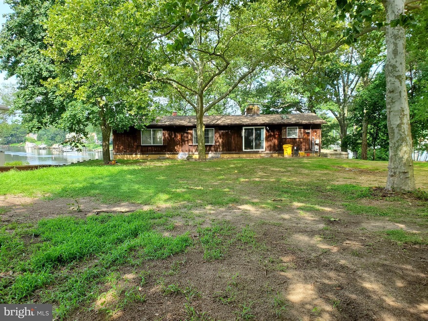 7802 Renshaw Rd, Pasadena, MD 21122 - photo 1