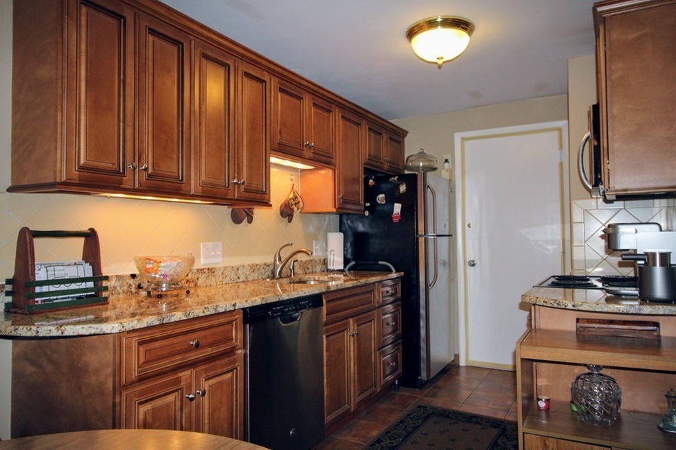 600 Governors Dr unit 10, Winthrop, MA 02152 - photo 1