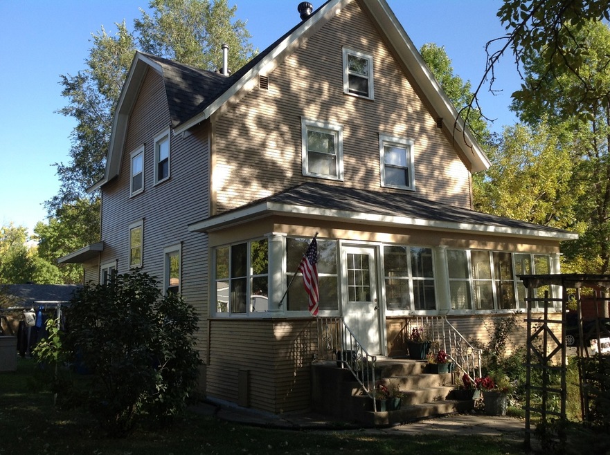 702 N. Broadway