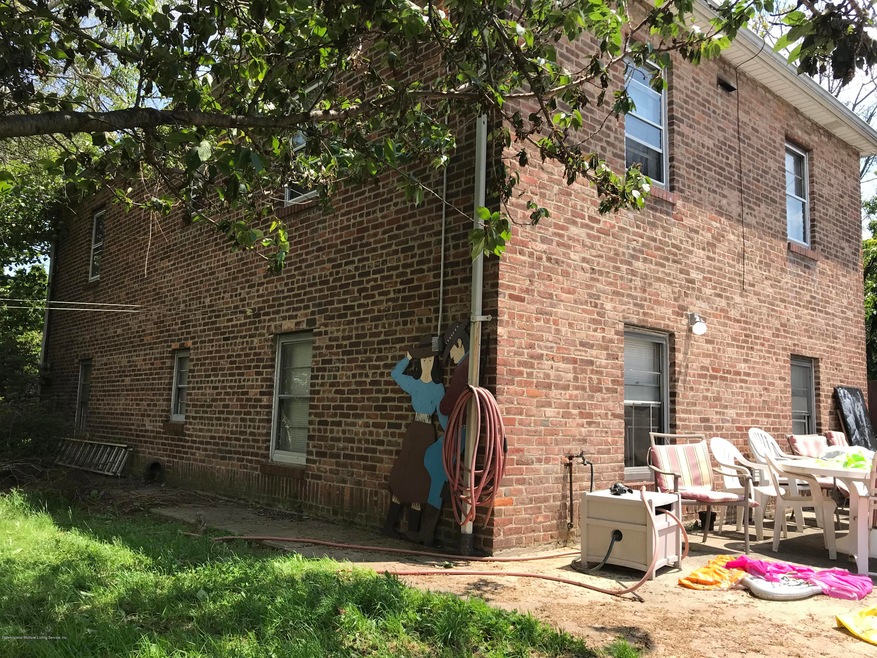 290 Lamport Blvd, Staten Island, NY 10305 - photo 1