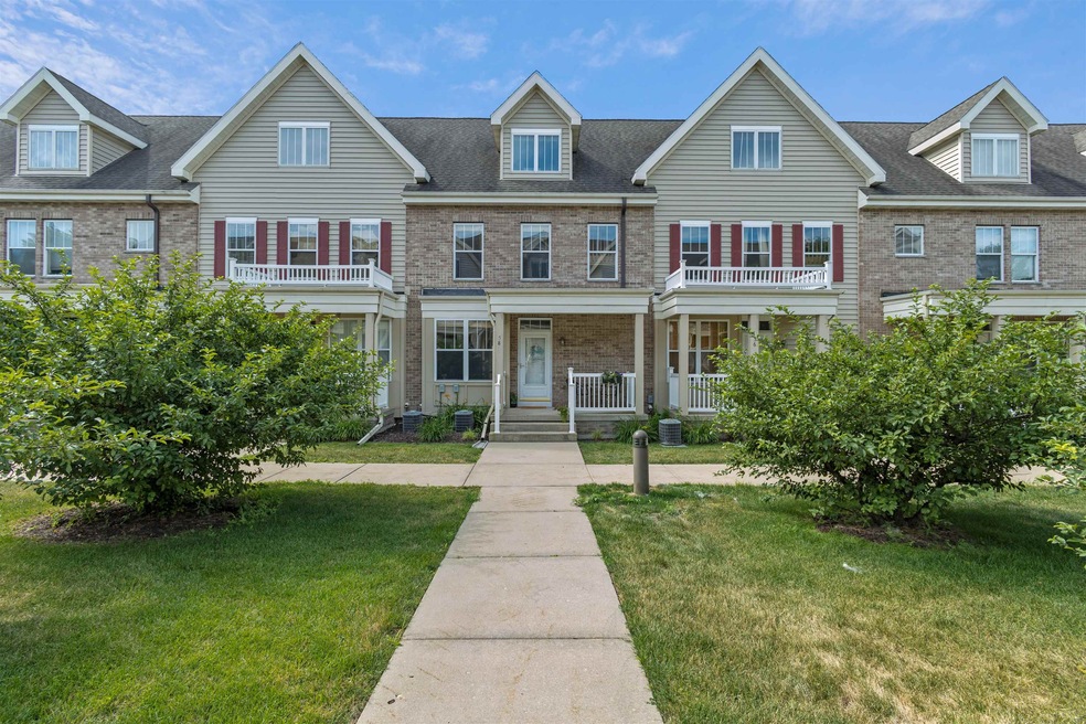 58 S Gardens Way unit 410, Fitchburg, WI 53711 - photo 1