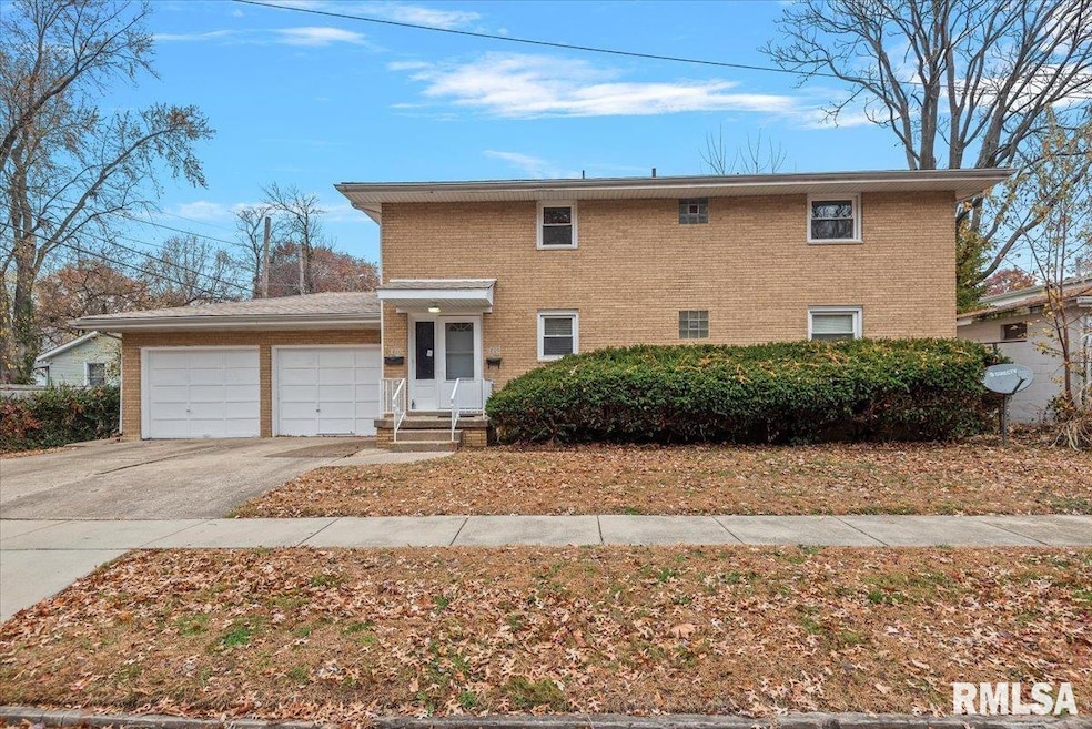 811 W Governor St, Springfield, IL 62704 - photo 1