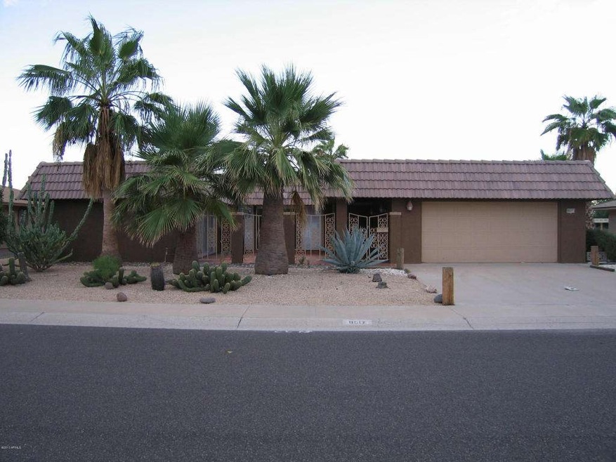 9517 W. Rolling Hills Dr.