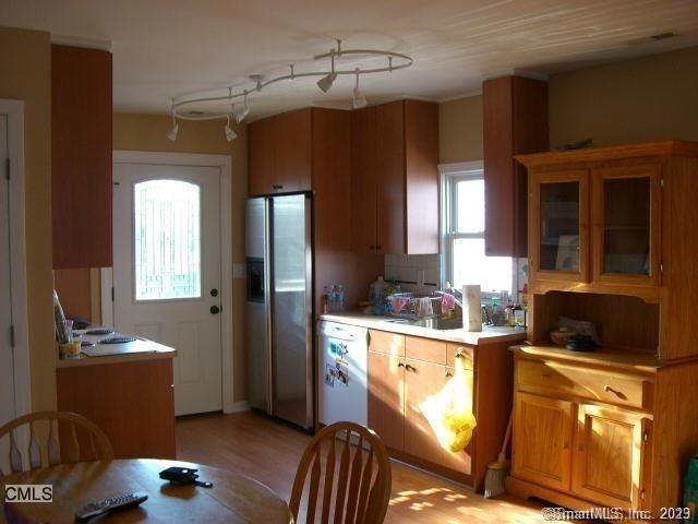 37 Nash Place unit 2, Norwalk, CT 06854 - photo 1