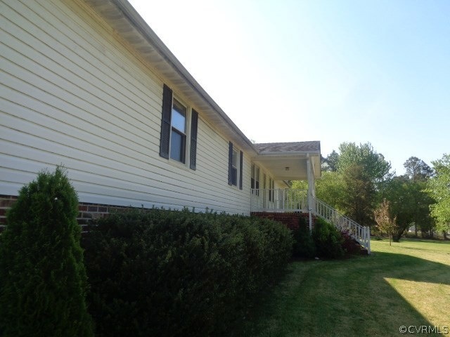 8211 N Henpeck Rd, Quinton, VA 23141 - photo 1