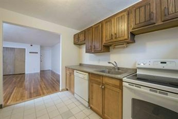 5 Spofford Rd unit 2, Allston, MA 02134 - photo 1