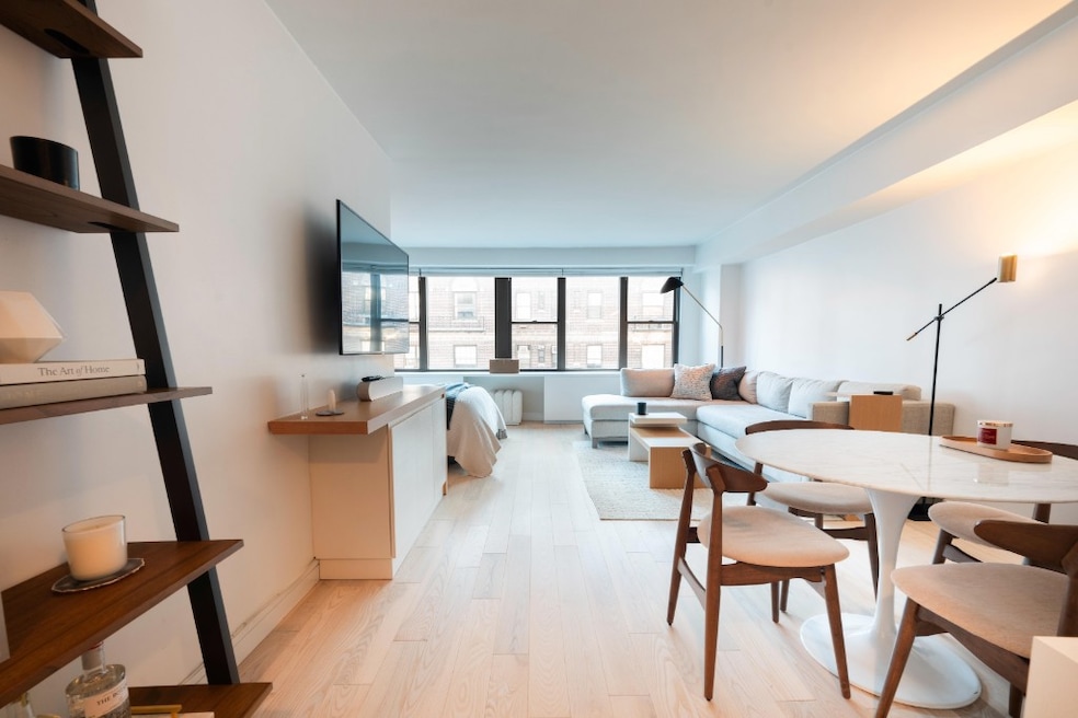 Trafalgar House Condominiums unit 10F, New York, NY 10128 - photo 1