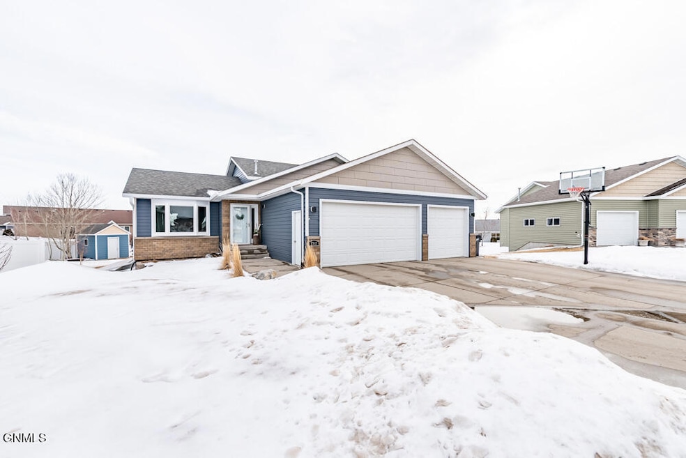 3707 Pebbleview Circle MLS-1