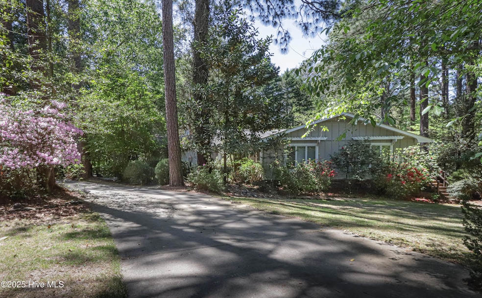 1 Collett Dr - FRONT