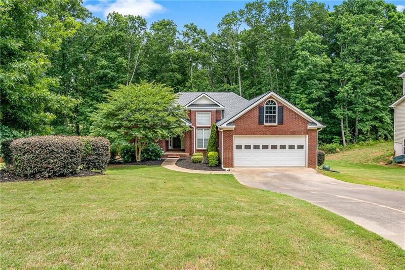 1041 Easy St, Winder, GA 30680 - photo 1