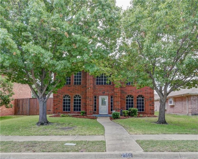 2511 Thistle Ln, Rowlett, TX 75089 - photo 1