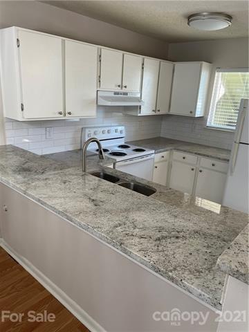 1560 Eagles Place unit L-104, Rock Hill, SC 29732 - photo 1