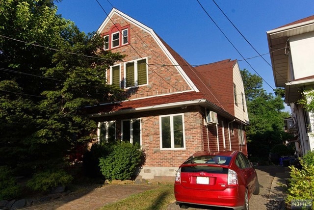 1006 Edgewood Ln, Fort Lee, NJ 07024 - photo 1