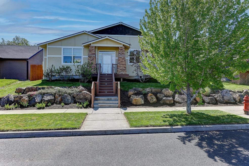 63826 Hunters Circle-40