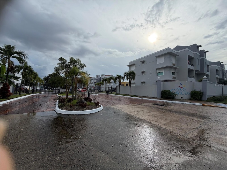 C2 Urb Las Gaviotas unit 2, Toa Baja, PR 00949 - photo 1