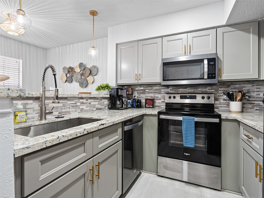 Fully equipped kitchen. Ready to rent or live in!