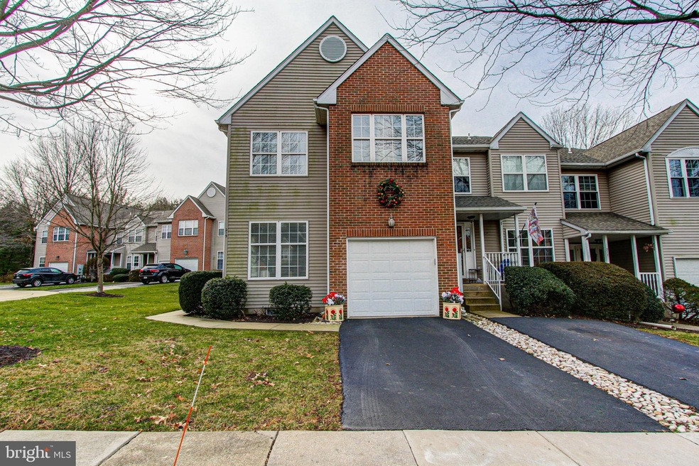 215 Victoria Ct unit 164, Doylestown, PA 18901 - photo 1