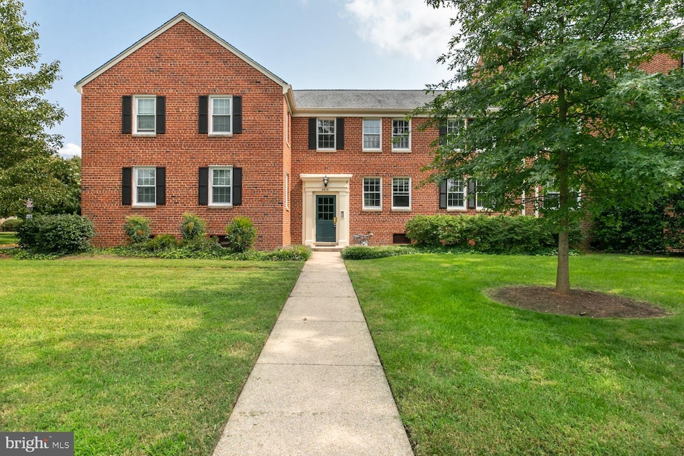 6615 E Wakefield Dr unit B2, Alexandria, VA 22307 - photo 1