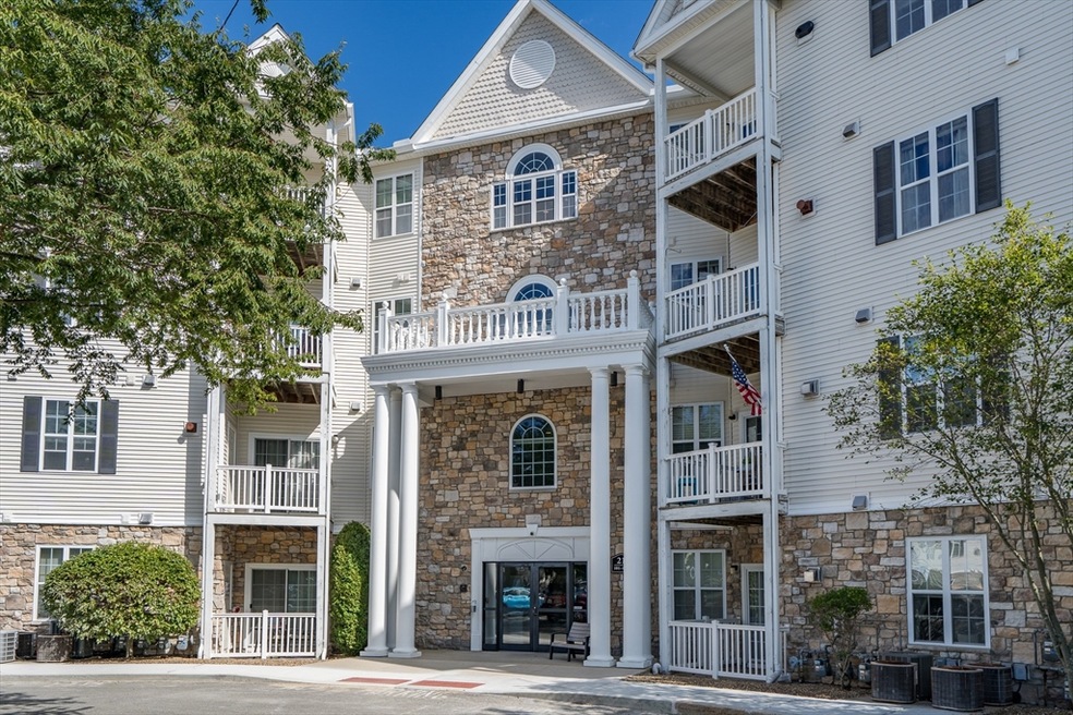 Spicket Commons unit 115, Methuen, MA 01844 - photo 1