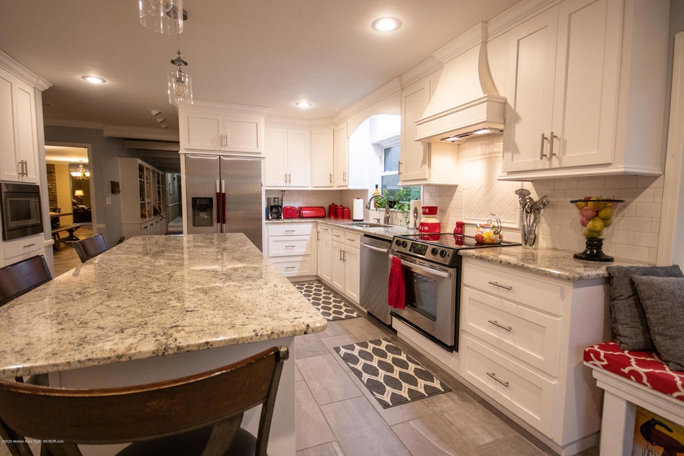 Engle Cir (2 of 29)