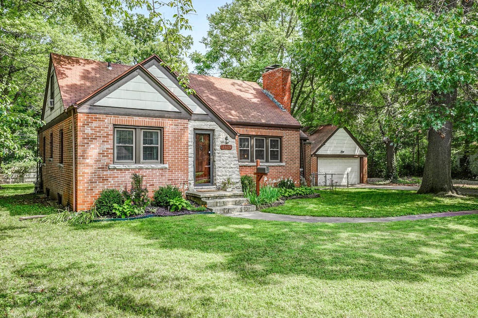 1919 E Monroe St-3