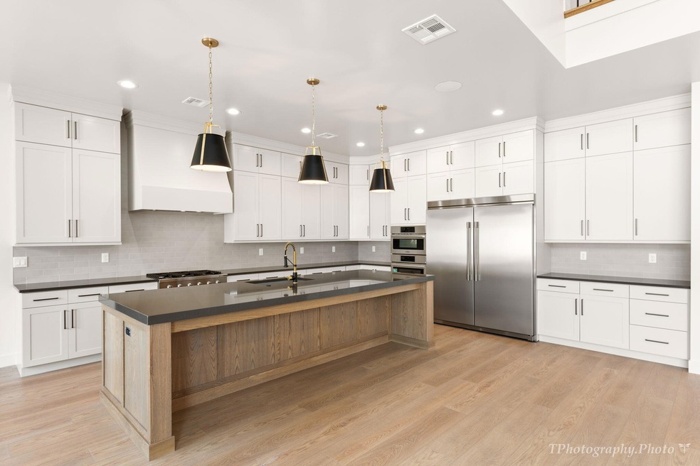 35-web-or-mls-1569 W Approach Ln-33