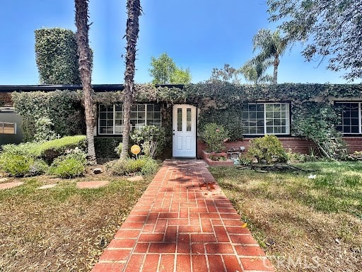 4874 Excelente Dr, Woodland Hills, CA 91364 - photo 1
