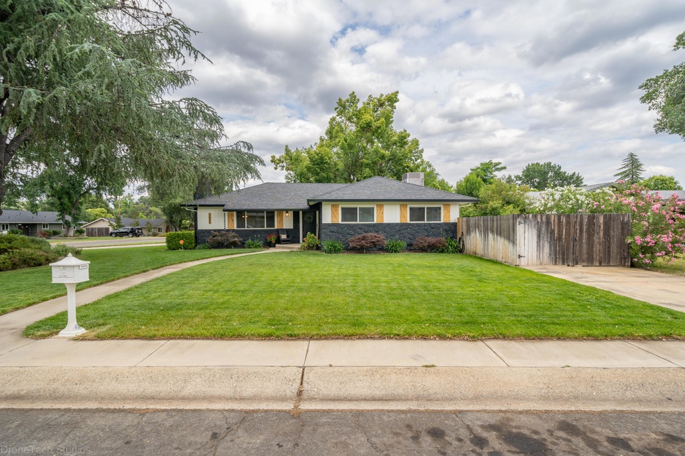3689 Suzanne Way-2