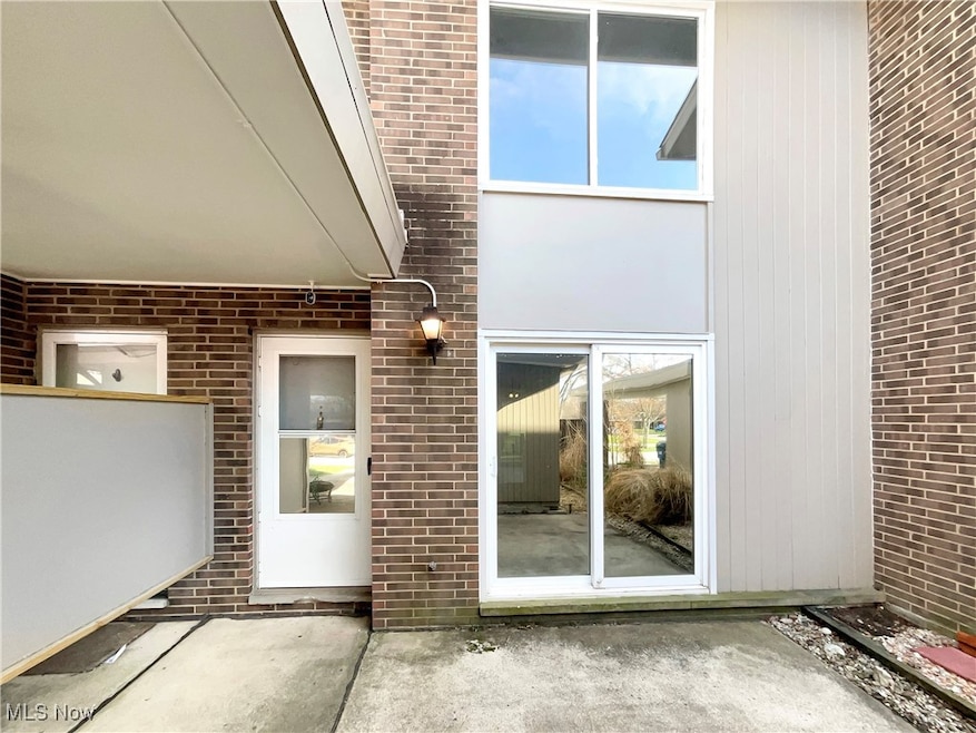 26617 Central Park Blvd unit 26617, Olmsted Falls, OH 44138 - photo 1