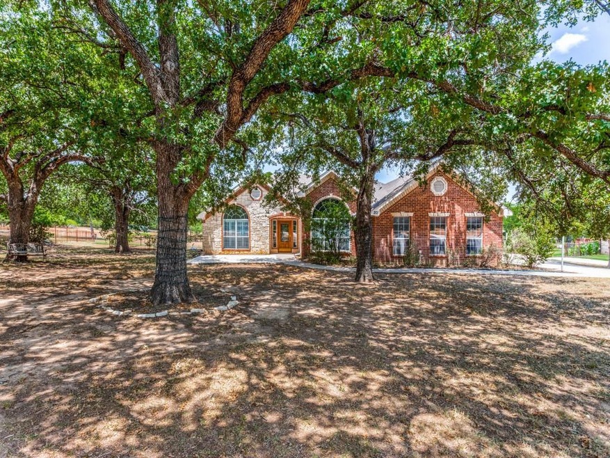 201 Lost Oak Dr, Azle, TX 76020 - photo 1