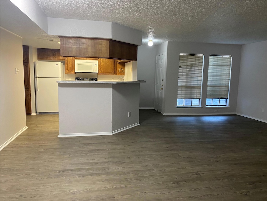 5025 Winder Ct unit B, North Richland Hills, TX 76180 - photo 1