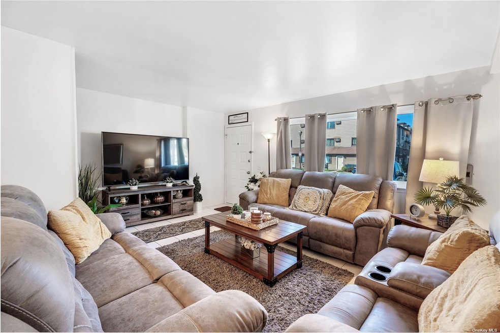 193 Lamped Loop unit 37, Staten Island, NY 10314 - photo 1