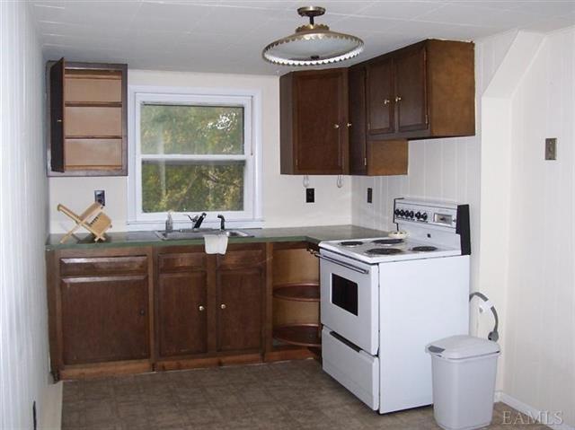 24 Walnut St unit 2, Pawling, NY 12564 - photo 1