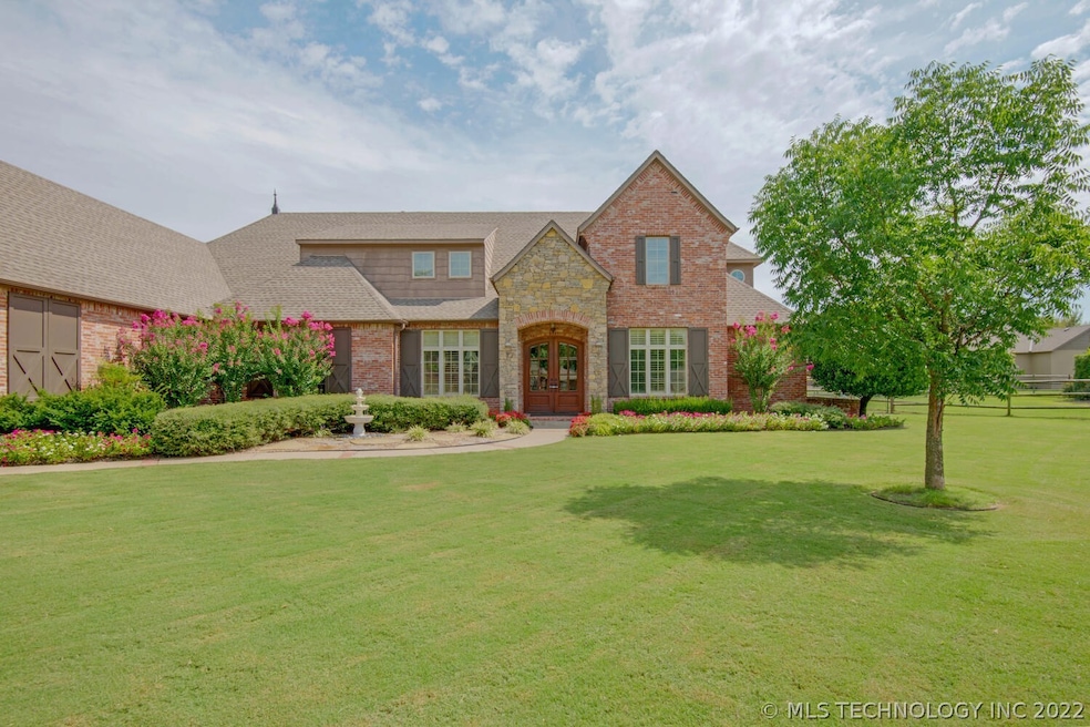 Impressive curb appeal, a well-manicured lawn and