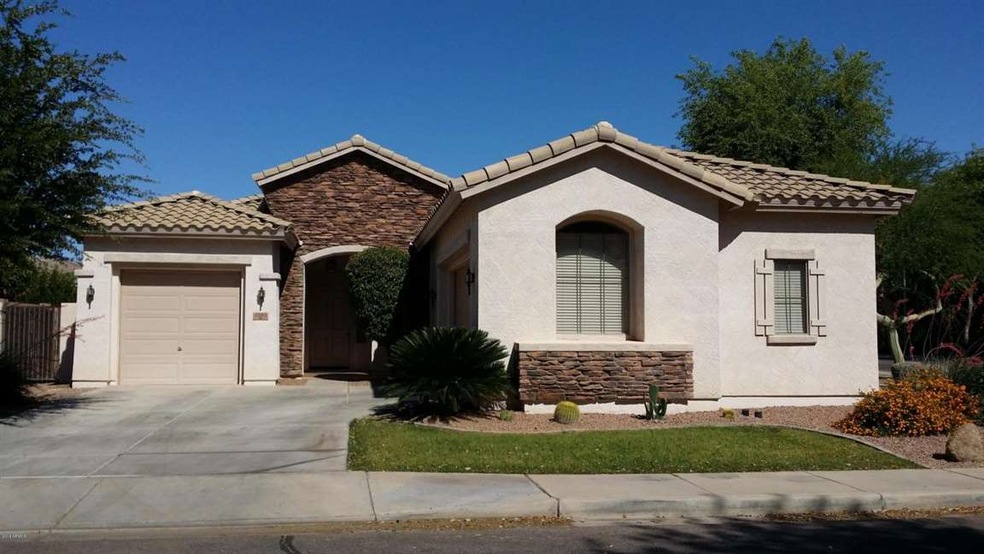 Rincon Dr Front 1