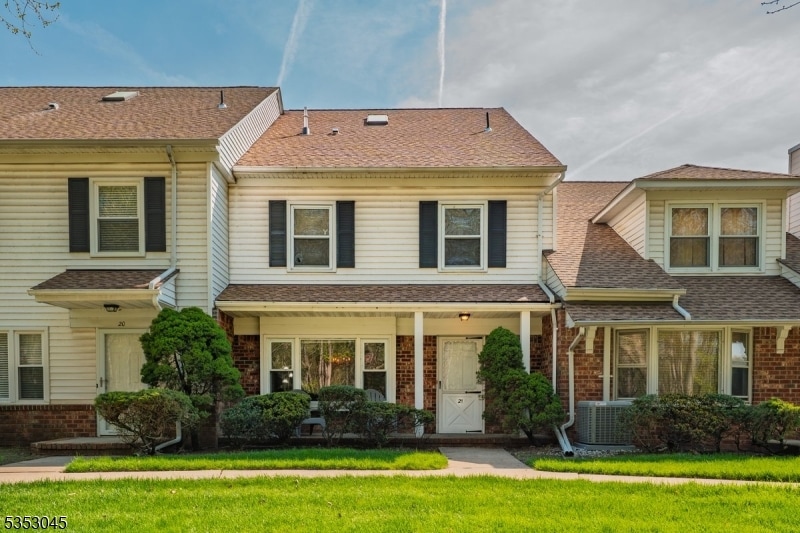 21 Harwich Village C7021, Scotch Plains Twp., NJ 07076 - photo 1